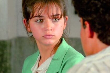 Descubra a Jornada de Ana de Armas em "Una Rosa de Francia" (2006).
