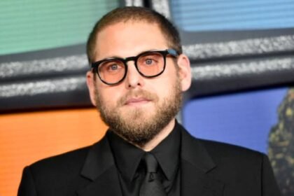 Descubra a luta épica de Jonah Hill pela aceitação corporal.