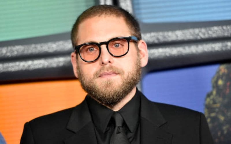 Descubra a luta épica de Jonah Hill pela aceitação corporal.