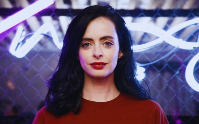 Imagem da atriz Krysten Ritter que revela o segredo chocante de sua luta antes da fama.