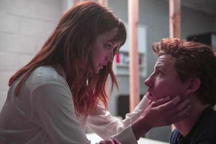 Imagem do filme O Recepcionista com atuação da atriz Ana de Armas