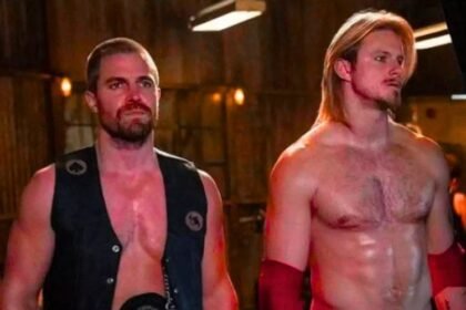 Imagem do ator Stephen Amell no ringue!