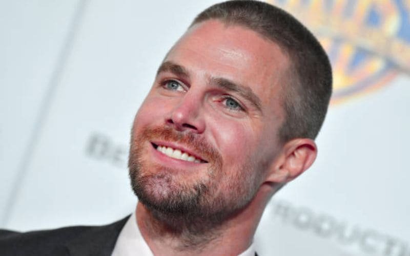 Descubra o lado empresário do ator Stephen Amell